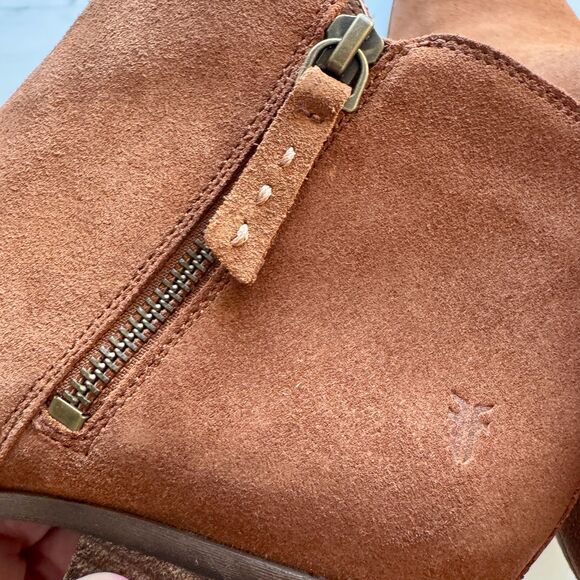 NIB FRYE Women's Judy Zip Bootie Cognac Boots 10 B US - Picture 12 of 15